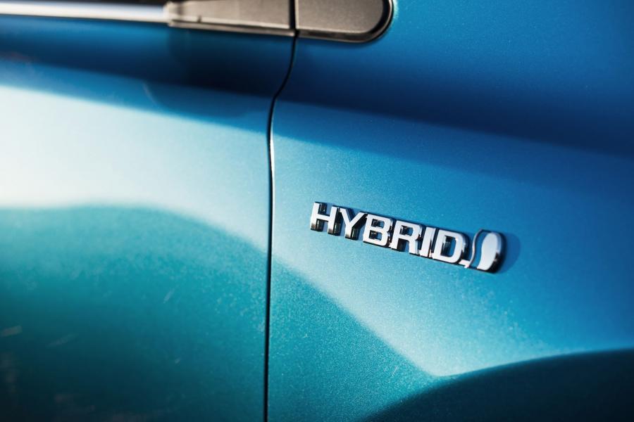  Toyota RAV4 Hybrid 2015 года  (US) (фото 22 из 51)